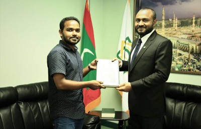 ގުރުއާން މުބާރާތުން 3 ވަނަ ހޯދިި އަޝްރަގަށް އައިޔޫއެމް އިން ސްކޮލަޝިޕެއް