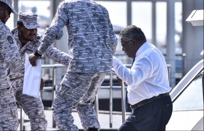 އަލީ ހަމީދުގެ އަދަބުގެ ބާވަތް މުޖްތަމައަށް ޚިދުމަތް ކުރުމަށް ބަދަލު ކޮށްދިނުމަށް ދިފާއީ ވަކީލުން އެދިއްޖެ