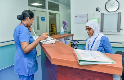 ޑޮކްޓަރަށް ދައްކާ މީހުން މަދުވުމުން އޭޑީކޭ ފްލޫ ކްލިނިކް ބަންދުކުރަނީ