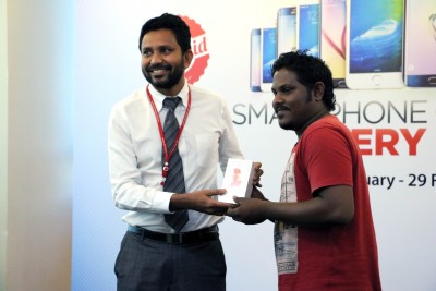 ދިރާގުން ހިިންގި ޕްރޮމޯޝަނުން ހަތް މީހަކަށް ސްމާޓު ފޯނު ލިބިއްޖެ