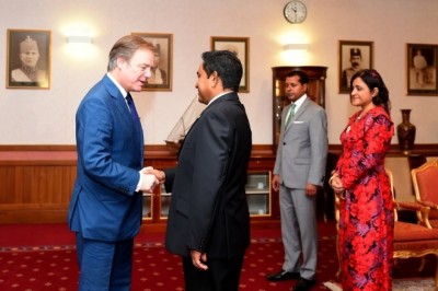 ރާއްޖެ އަށް ކުރެއްވި ދަތުރުފުޅަށް ފަހު ހޫގޯ ސްވެޔާ ފުރާވަޑައިގެންފި