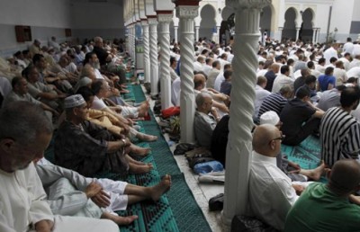 ހުކުރު އީދުގެ މައްސަލައިގައި އަލްޖީރިއާގައި ބޮޑު ފިތުނައެއް