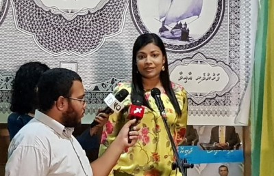 ނަމުގައި މިނިވަން ވިޔަސް، އީސީގައި ތިބީ އަޅުން: ރޮޒެއިނާ