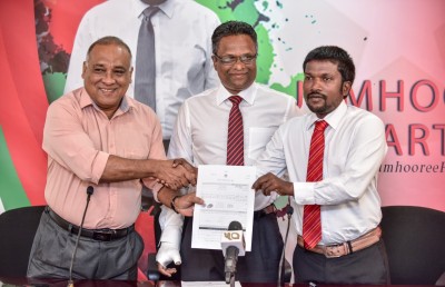 އާޒިމް ވެސް ޖުމްހޫރީ ޕާޓީއާ ގުޅިވަޑައިގެންފި