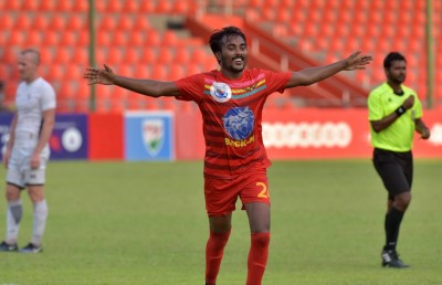 ދެ ޑިފެންޑަރުން ގެނެސް މާޒިޔާ ވަރުގަދަކޮށްފި