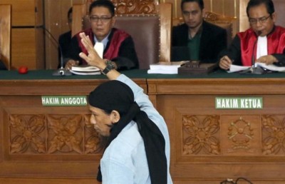 އިންޑޮނީޝިއާގެ މުސްލިމް ލީޑަރަށް މަރުގެ ހުުކުމް އިއްވައިފި