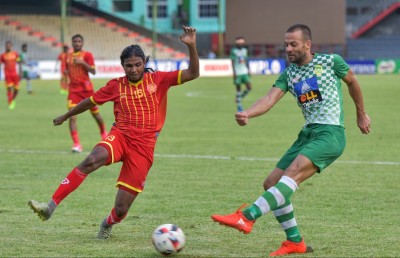 ދެ ޑިފެންޑަރުން ގެނެސް މާޒިޔާ ވަރުގަދަކޮށްފި