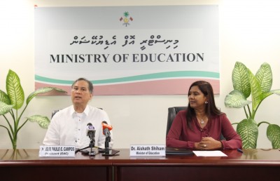 ސްކޮލަޝިޕް އެއްބަސްވުމެއްގައި ފިލިޕީންސް ކޮލެޖަކާ އެކު އެޑިއުކޭޝަނުން ސޮއިކޮށްފި