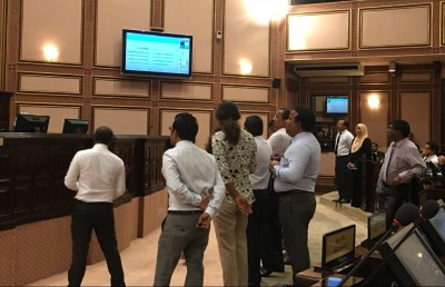 މަސީހާއި ޖަލްސާތައް ކަމަކު ނުދޭ، ކޮމިޓީތައް ބަރާބަރު