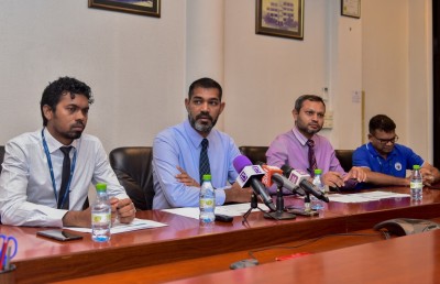 މާލޭގައި ހުރި ހުސް ކޮންޓެއިނަރުތައް ހުޅުމާލެ އަށް ގެންދަނީ