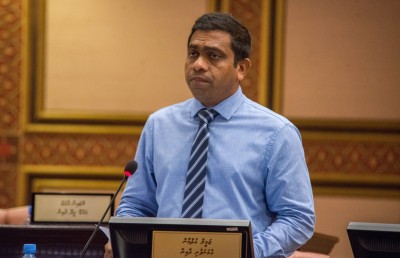 ފަސް ބިލް ހުށަހަޅައި، ބަހުސް ކުރީ އެންމެ ބިލަކަށް 4 މެމްބަރުން!