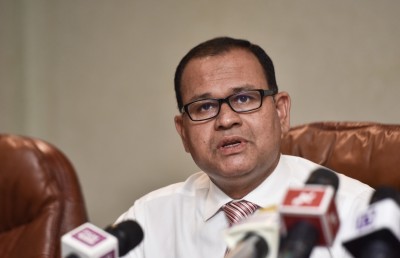 އެއާޕޯޓު ހަދާނީ ކަންބޮޑުވުންތަކަށް ބަލާފައި: އާދަމް ޝަރީފް