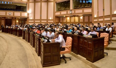 އެންއައިސީގެ މެމްބަރު ކަމަށް ރައީސް ހުށަހެޅުއްވި ނަންފުޅަށް މަޖިލީހުގެ އިއްތިފާގުން ރުހުންދީފި