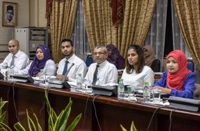ކެންޑިޑޭޓުންނަށް ވަގުތު ދިނުމާ ބެހޭ އުސޫލަށް ހިޔާލު ހޯދަނީ