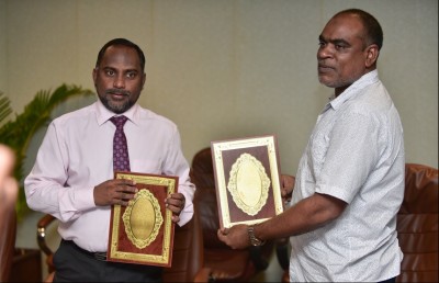 އޮފީސް އިމާރާތަކާ އެކު، ޒިކުރާ މިސްކިތް 10 ބުރިއަށް ހަދަނީ