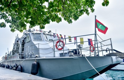 ޗައިނާއިން ރާއްޖެއަށް ސީ އެމްބިއުލާންސެއް ހަދިޔާކޮށްފި