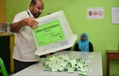 ރިސޯޓް މުވައްޒަފުން ވޯޓު ލުމަށް ބޮޑު ހުރަހެއް