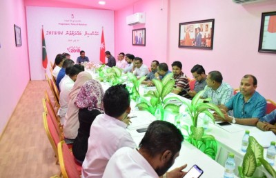 ވޯޓުލާން ރަޖިސްޓްރީ ކުރުވުމުގެ ޒިންމާ މިފަހަރު ސަރުކާރުގެ މުވައްޒަފުންނަށް!