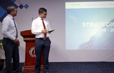 ރާއްޖޭގައި ފައިސާ ދައްކާ ނިޒާމަށް އިންގިލާބީ ބަދަލުތަކެއް އަންނާނެ: ގަވަރުނަރު