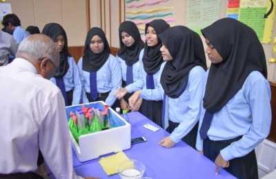 ވިލާ ހައި ސްކޫލުގައި ސައިންސް ފެއާ ބާއްވައިފި
