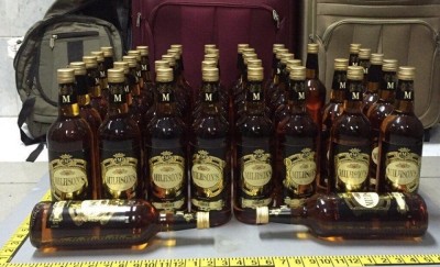 ގިނަ އަދަދެއްގެ ބަނގުރަލާއި ފައިސާ އާ އެކު ފަސް ބިދޭސީއަކު ހައްޔަރު ކޮށްފި