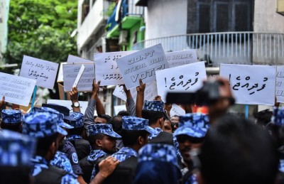 ރީ ރަޖިސްޓްރޭޝަން ފޯމުތަކުން މަކަރާއި އޮޅުވާލުން؟!