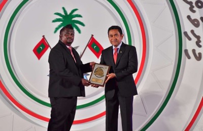 ކުޅިވަރުގެ ރޮނގުން ޝަރަފްވެރިކަން ހީނާ އަށް، ހިތްވަރުދިނުން ސަތޯ، ލޯންގޭ އަދި ނައުފަލަށް