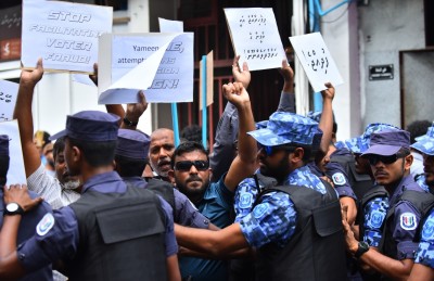 ރީ ރަޖިސްޓްރީ ކުރާއިރު ރިސޯޓުގެ ސްޓޭމްޕް ޖަހަން ޖެހޭތީ ޝަކުވާ ހުށަހަޅައިފި