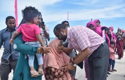 ޑރ. ޝަހީމްގެ އުފަން ރަށުން ހޫނު މަރުހަބާއެއް