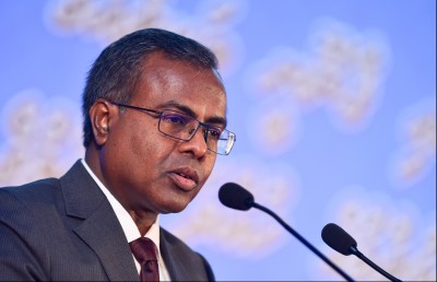 ވަކީލުންނަކީ ހަރުދަނާ ސުލޫކީ މިންގަނޑެއްގައި ތިބޭ ބަޔަކަށް ވާން ޖެހޭނެ: އުއްތަމަ ފަނޑިޔާރު