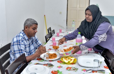 އިބޫގެ އެއްބަނޑު އެއްބަފާ އަދި ލޯފަން ތިން ހާފިޒުންގެ ވާހަކަ