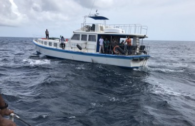 ޓޫރިސްޓުން ގޮވައިގެން ދަތުުރުކުރި ލޯންޗެއް ގައި ރޯވެ ގެއްލުން ވެއްޖެ