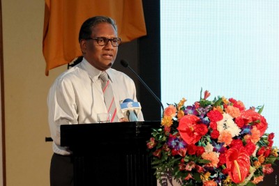 ސިވިލް ސާވިސްގައި ސިޔާސީ އެކްޓިވިސްޓުން ތިބުމަކީ ރަނގަޅު ކަމެއް ނޫން: ޑރ. ވަހީދު