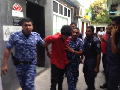 މީހެއްގެ ގަޔަށް ވަޅިހަރަން އުޅުނު މީހަކު ހައްޔަރުކޮށްފި