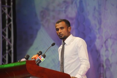 ޓޮމް އެފްއޭއެމްގެ ރައީސް ކަމަށް ވާދަ ކުރައްވަނީ