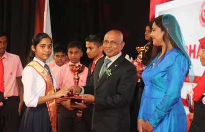 އިސްކަންދަރު ސްކޫލުގެ އެންމެ މޮޅު ދަރިވަރަކަށް ލުހާ ހޮވިއްޖެ