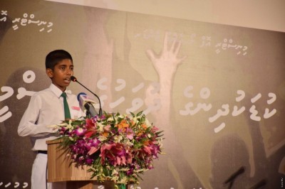 "ގާނޫނު ހަދާ މެމްބަރުން ހާ ތަޖުރިބާ ނެތަސް، ބަސް ބުނުމުގައި އަޅުގަނޑުމެން ގާބިލު"