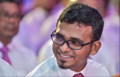 ރިސޯޓުތައް ހަދަން ލޯނު ދީގެން މަޝްރޫއުތައް ނުހިންގޭނެ: މުނައްވަރު