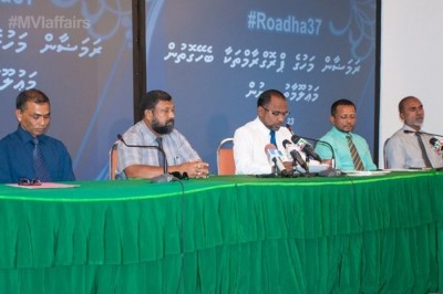 ރޯދައަށް މާލޭގެ މަގުތަކުގައި ޒިކުރު ބޯޑުތަކެއް ހަރުކުރަނީ