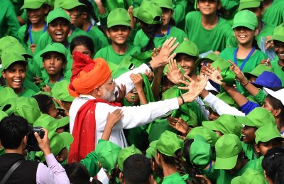 އިންސާނުންނާ އެކު އިންޑިއާ އިން ޖައްވީ އުޅަނދެއް ފޮނުވަނީ