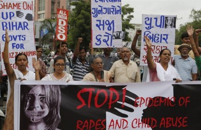 ކުޑަ ކުއްޖަކު ރޭޕްކުރި ދެ މީހުންނަށް މަރުގެ އަދަބު ދޭން ހުކުމްކޮށްފި