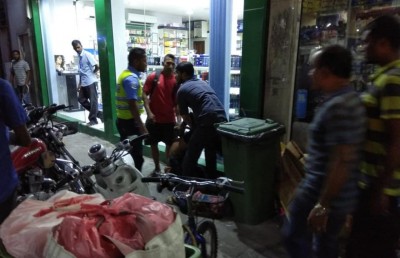 ވަޅި ހަރާފައި ފިލަން ދުވި މީހަކު މަގުމަތިން އަތުލައިގެންފި