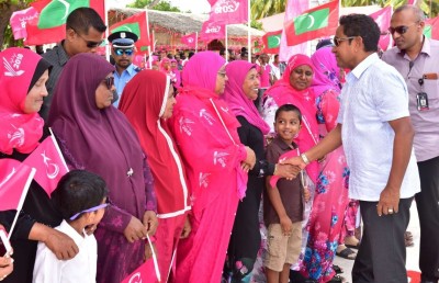 ގުރައިދޫ ރައްޔިތުން ތިބީ ރައީސް ޔާމީނާއެކު: ހުސެއިން މަނިކު
