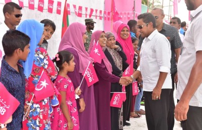 65 އަހަރުން މަތީގެ މީހުުންނަށް ކުރިމަތިލެވޭ ގޮތް ހެދުމާ މެދު އިދިކޮޅުގައި އޮތީ ޚިޔާލު ތަފާތުވެފައި: ރައީސް