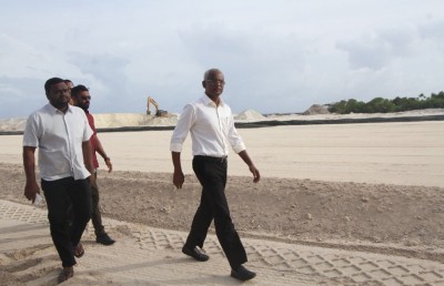 އިބޫ ރައީސް ޔާމީނަށް: ތަރައްގީގެ ފަހަތުގައި އޮތީ ކޮރަޕްޝަނާއި ވައްކަން!