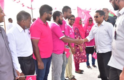65 އަހަރުން މަތީގެ މީހުުންނަށް ކުރިމަތިލެވޭ ގޮތް ހެދުމާ މެދު އިދިކޮޅުގައި އޮތީ ޚިޔާލު ތަފާތުވެފައި: ރައީސް