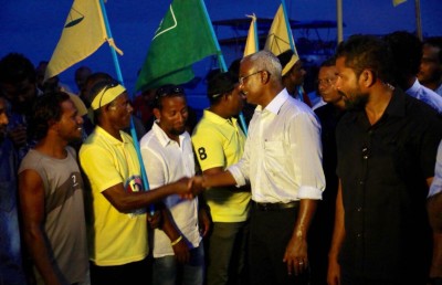 ތިނަދޫގައި އިބޫއާ ސަލާމް ކުރަން ދިގު ސަފެއް، ބޮޑު ތަރުހީބެއް!