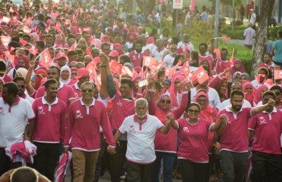 ނަޝީދުގެ ކަރު ބުރިކޮށްލަން ގޮވާލި މައްސަލައަށް ފުލުހުންގެ ބަހެއް ނެތް