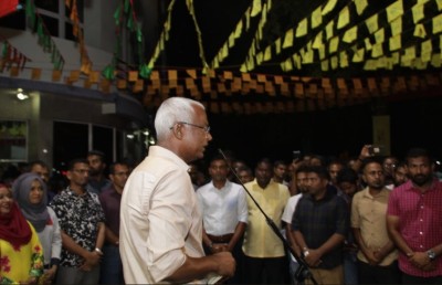 ބިރުދެއްކިޔަސް ސަޕޯޓަރުން ފަހަތަކަށް ނުޖެހޭނެ: އިބޫ
