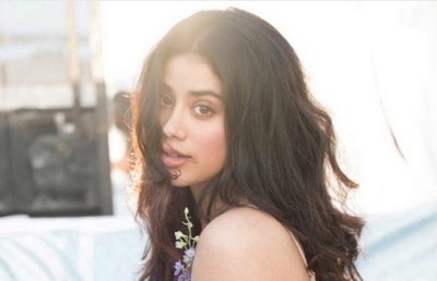 ޖާންވީ ކަޕޫރް ޕައިލެޓެއްގެ ރޯލަށް